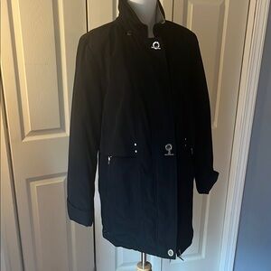 Black Ski Jacket with Tailored Silhouette and Collared Neckline